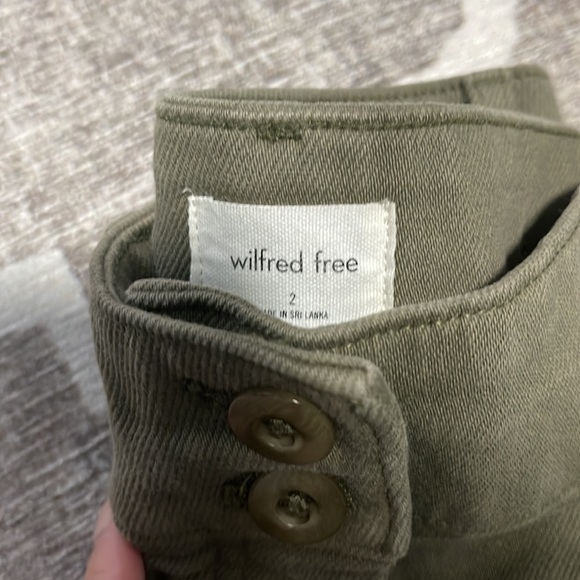 Aritzia modern cargo pants. olive color - Picture 3 of 3